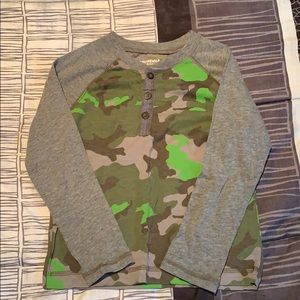 Boys: Camo & Grey Long Sleeve. Size L